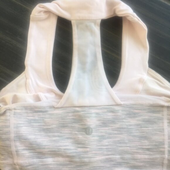 Lululemon Tanks bundle two for $30 and discounted shipping size 4 - Picture 5 of 6
